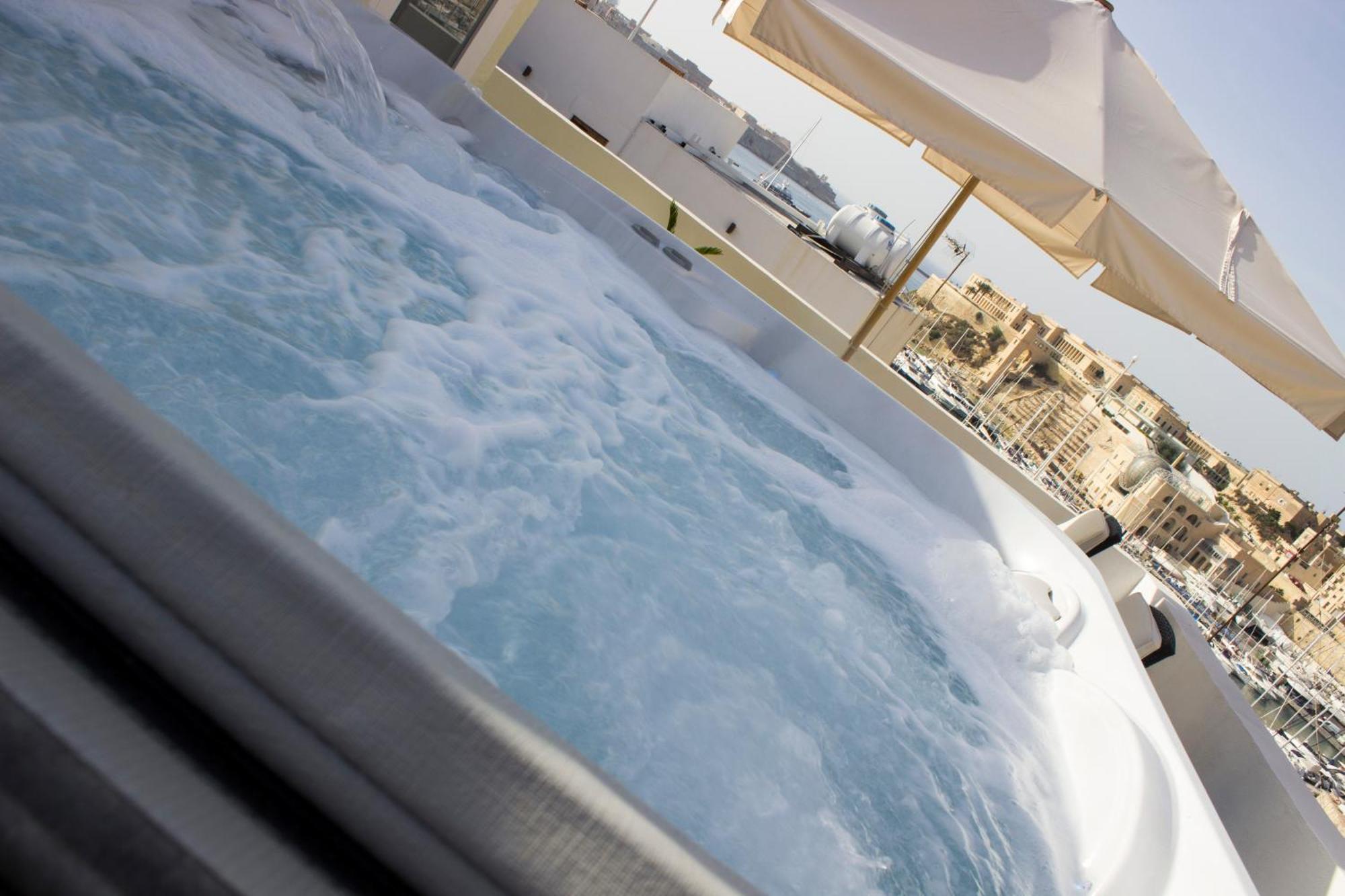 Bebirgu Palazzino Luxury 2 Jacuzzi To Share Lejlighed Eksteriør billede